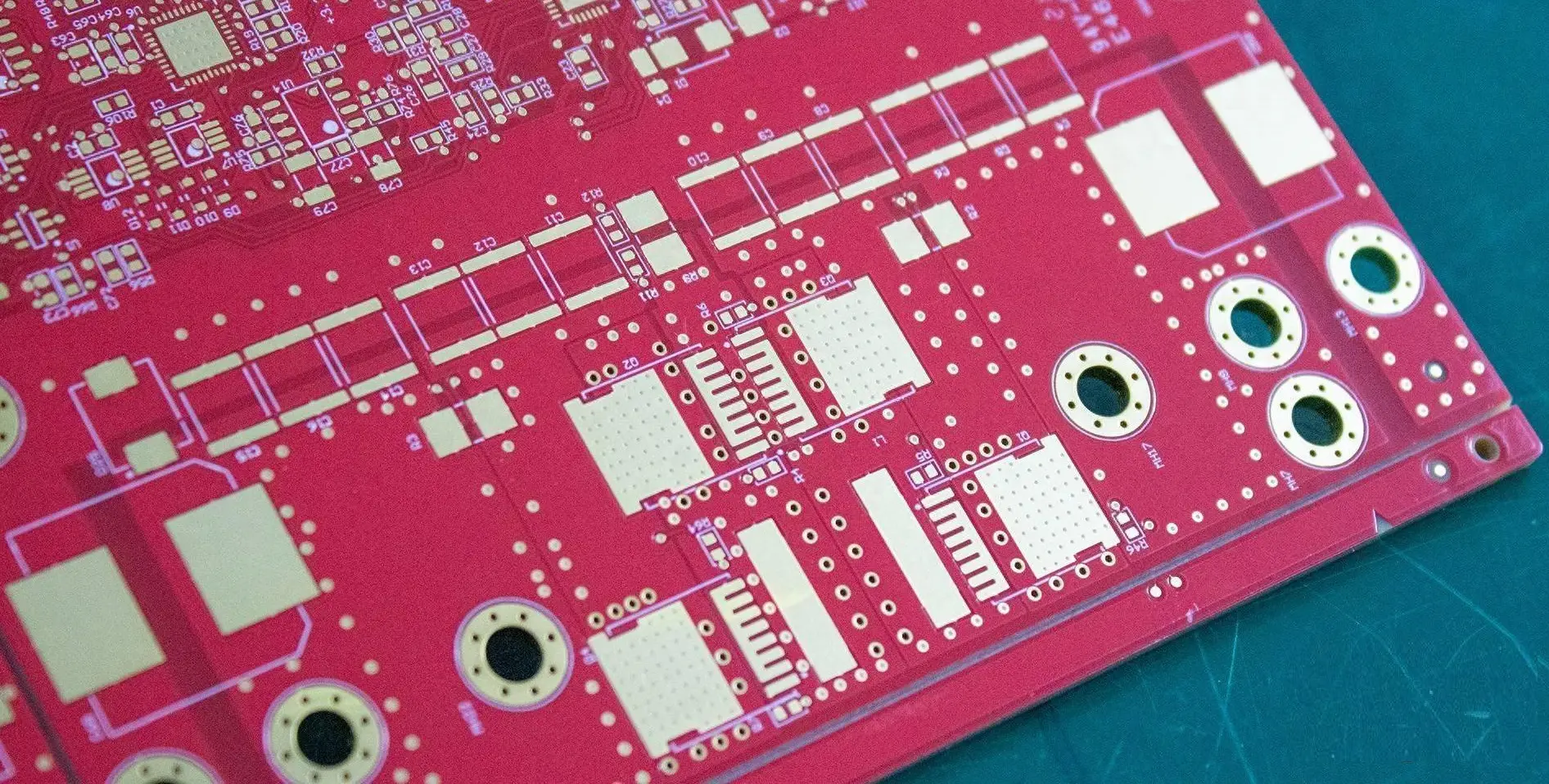 Minimum Distance Between RF Connector Pad Edges and PCB Board Edges to Avoid Signal Reflection