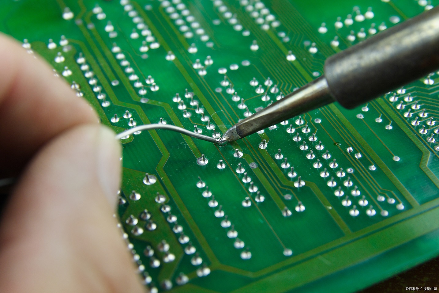 How to Avoid Pad Lifting Caused by Repeated Heating During Manual Touch-Up Soldering