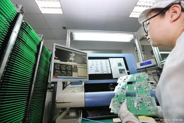 How to Identify Line Gaps Below 10μm Using an Online AOI Inspection System?