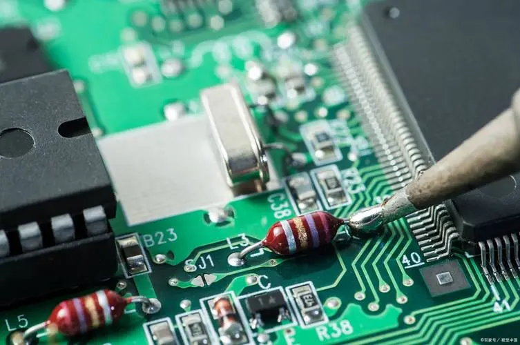 Layout Strategies for Standard Resistors (0402, 0603) to Minimize Interference with Adjacent Signals